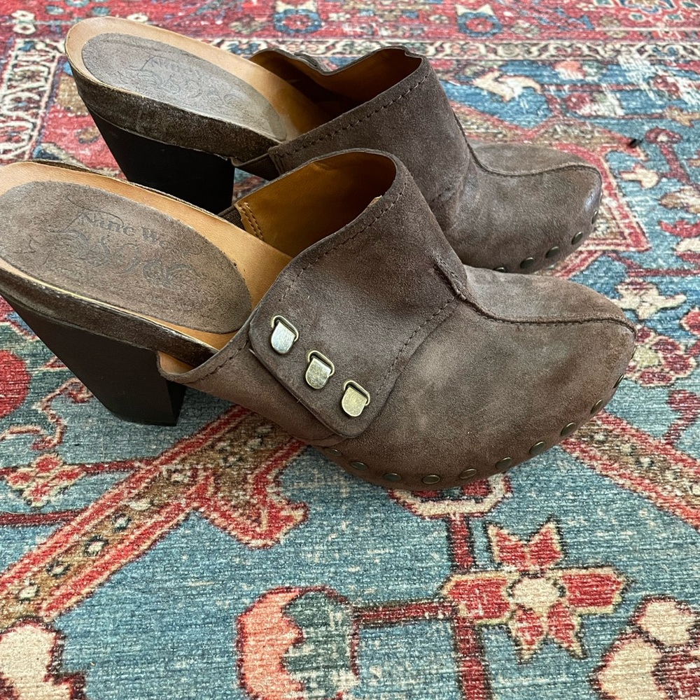 NINE WEST Brown Suede Clogs Vintage American Collection SIZE 9.5